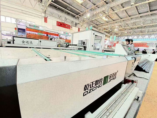 How to judge the quality of aluminum door and window machinery?