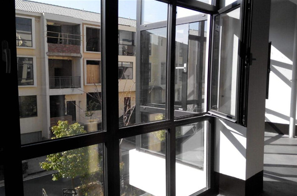 Do black Aluminium windows fade.png