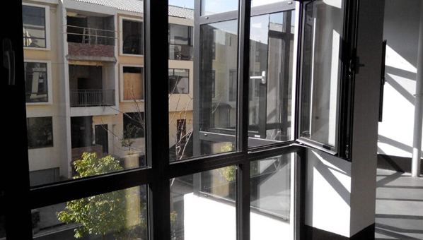 Do black Aluminium windows fade?