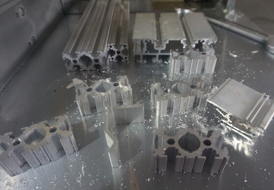 What is the best saw blade to cut aluminum?
