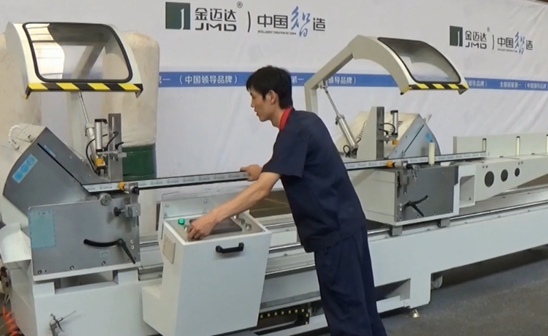 What is the correct way to cut Aluminium?