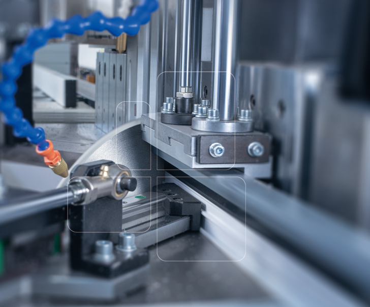 How do you cut aluminum cleanly?