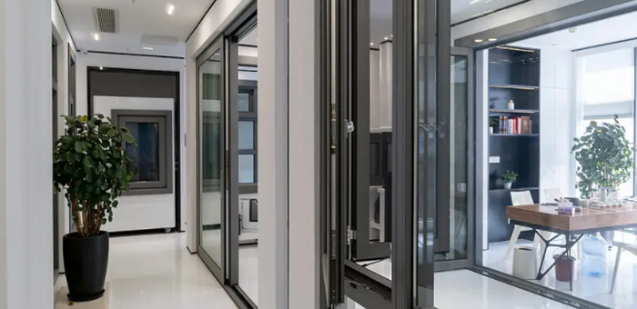 What are the assembly requirements for aluminum alloy windows and doors?